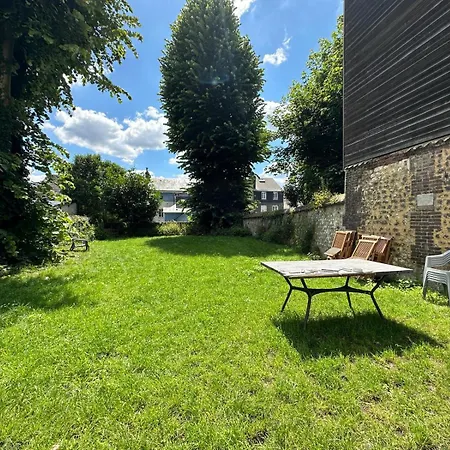 Апартаменты Viens Dans Mon Beau Jardin ! 012